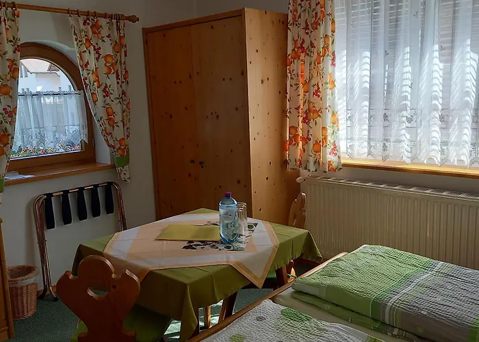 Gaestehaus Sieglinde 아파트 고사우