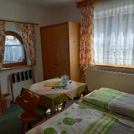 Gaestehaus Sieglinde アパート ゴーザウ